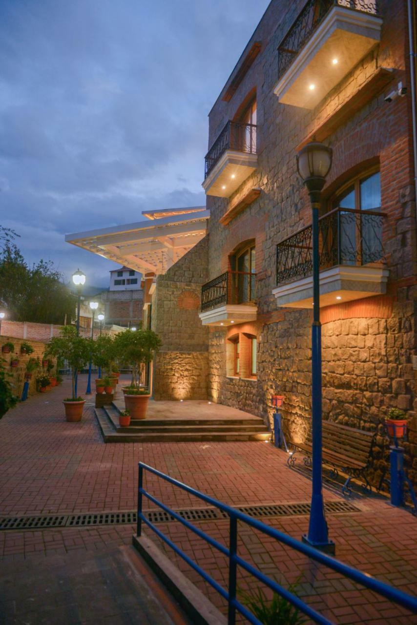 Hotel Otavalo Exterior photo